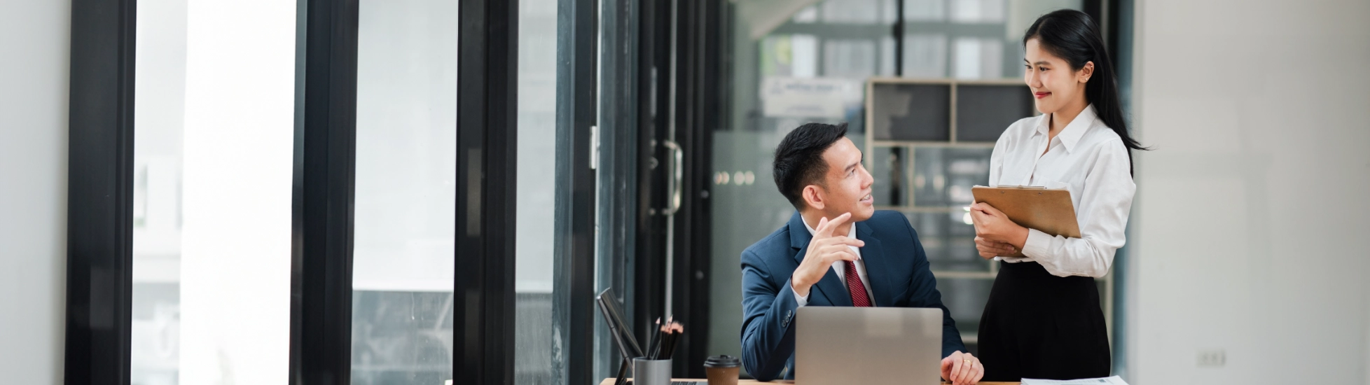 Businessman Businesswoman Having Discussion Modern Office